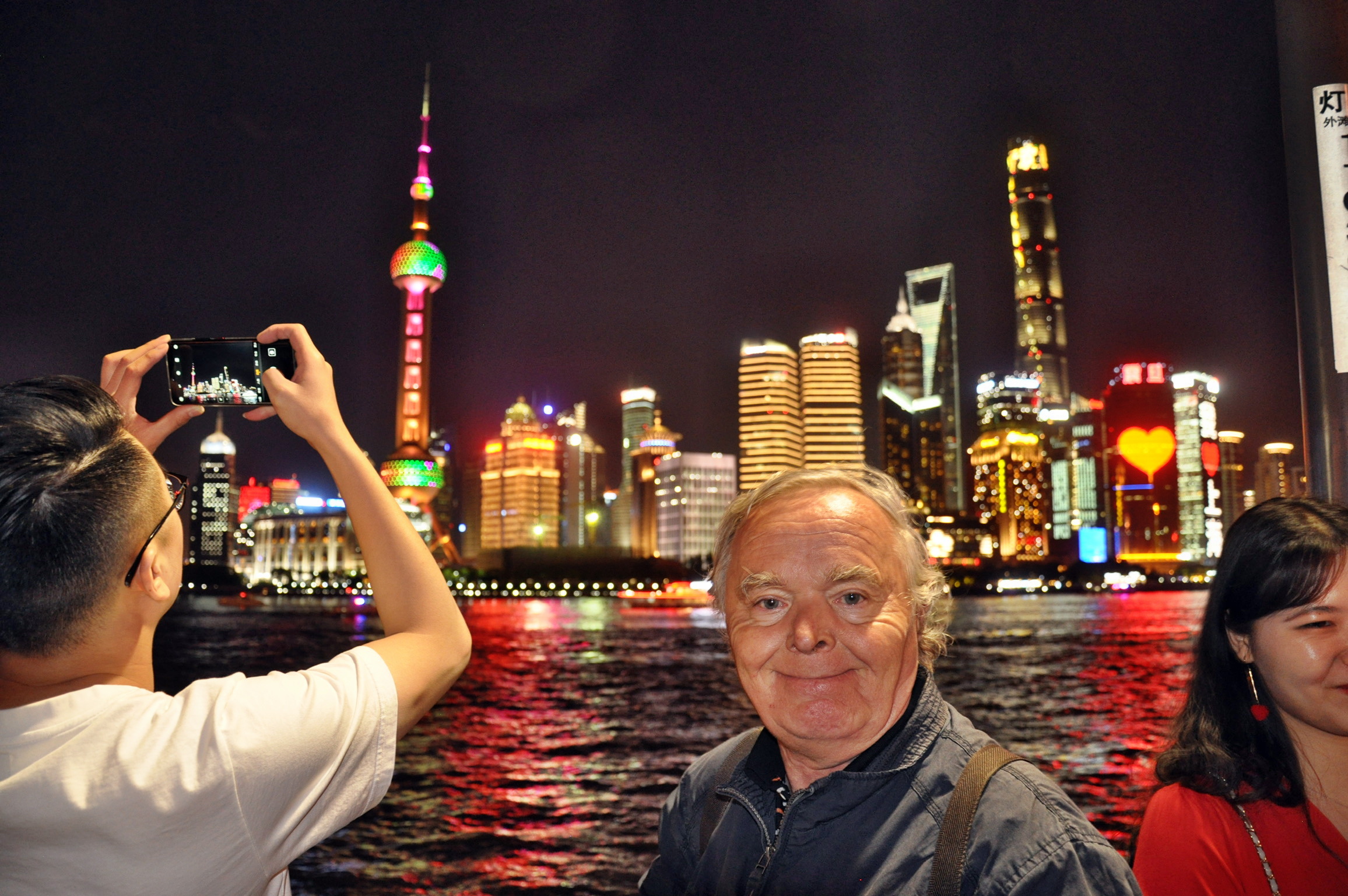 Felhkarcolk a Bund fell