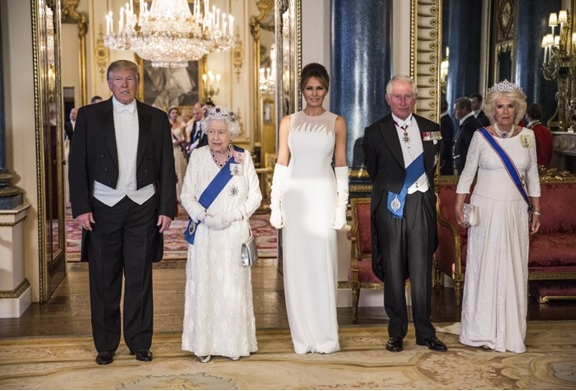angol kiràlyi csalàd plusz Trump